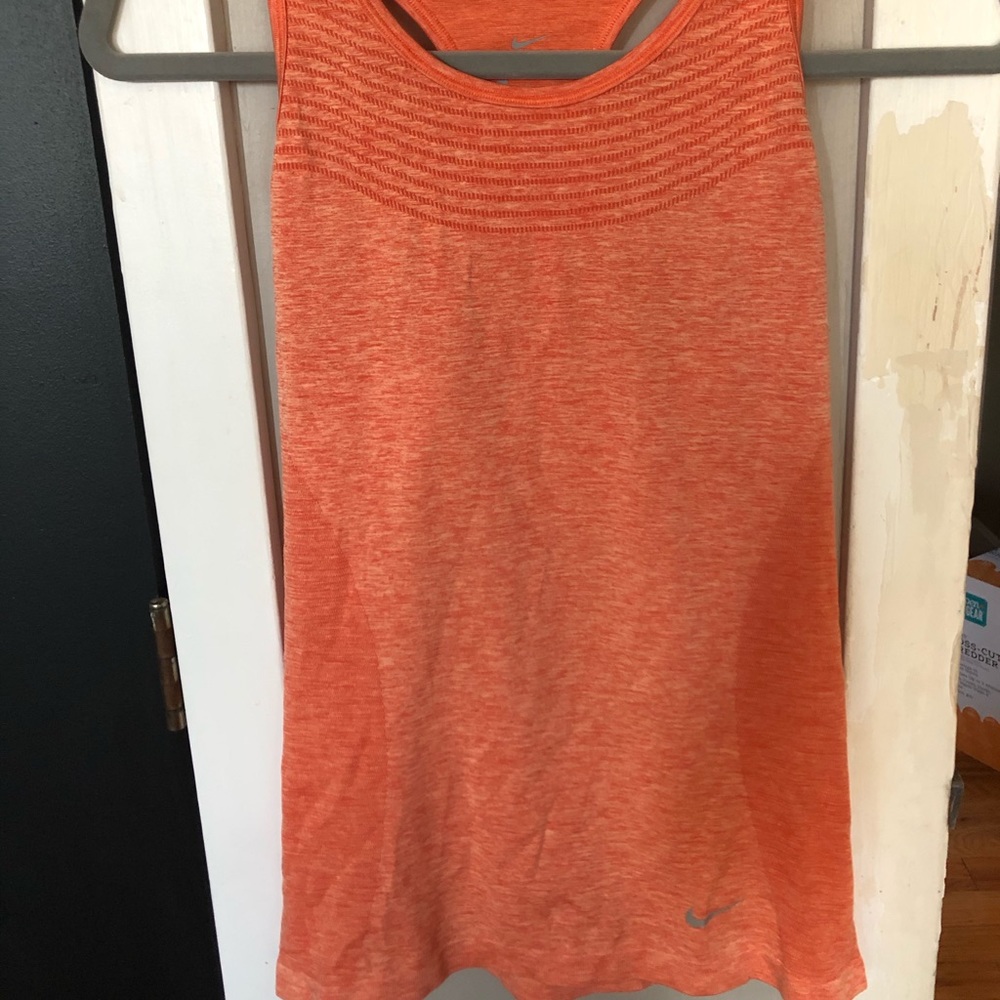 Nike stretchy tank